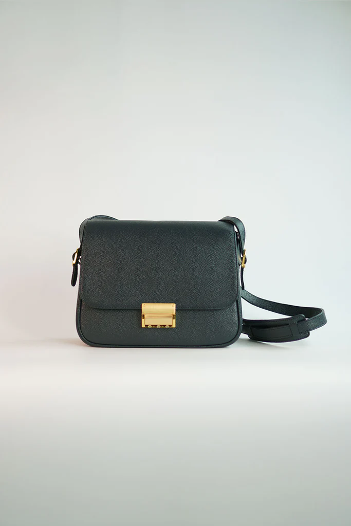 rever-leather-goods-custom-air-stewardess-uniform-bag-commission-leather-corporate-gifts-01_1024x1024